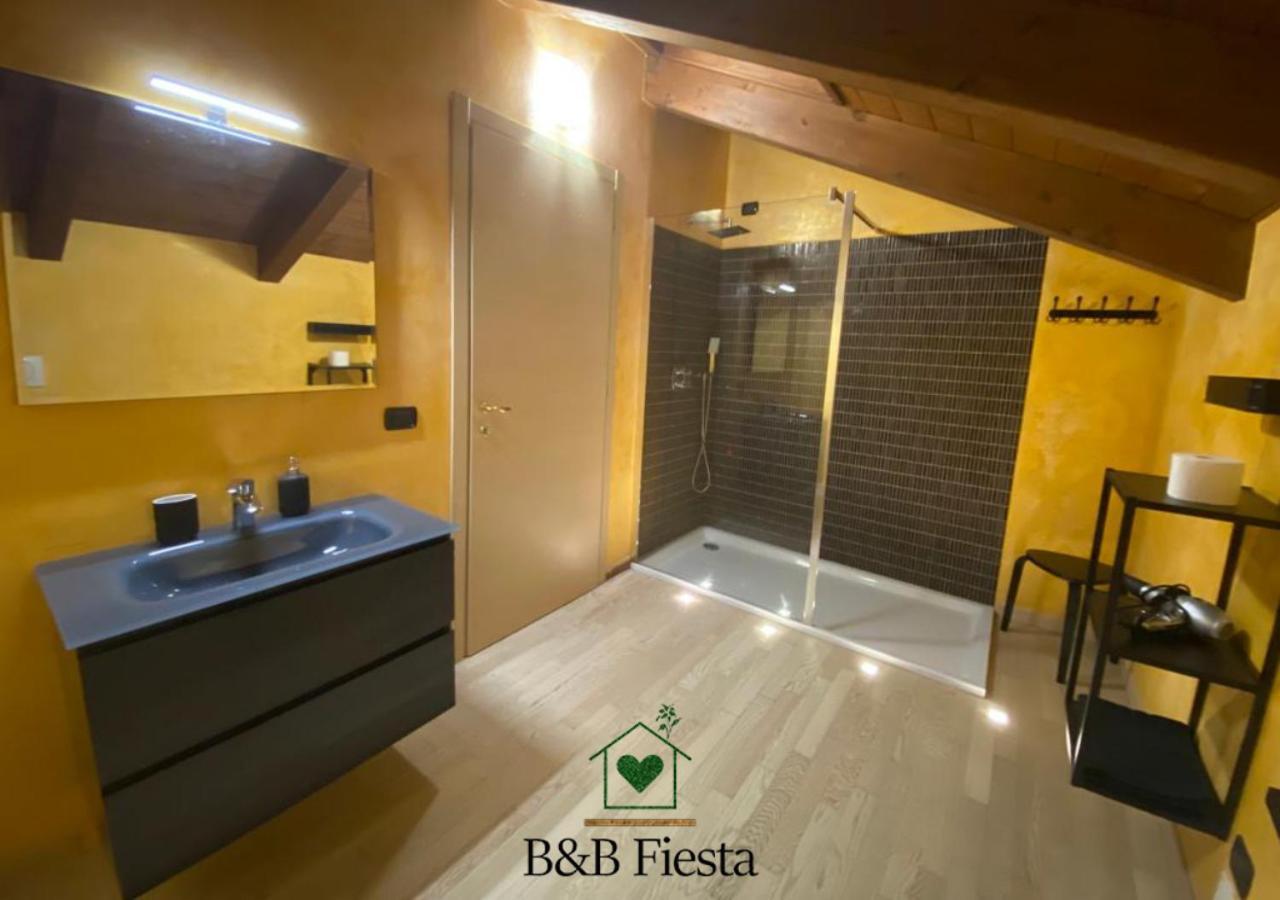 Oggiono Villa Fiesta מראה חיצוני תמונה